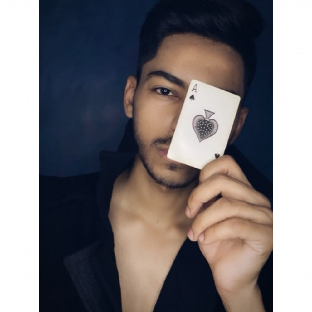 Loading...